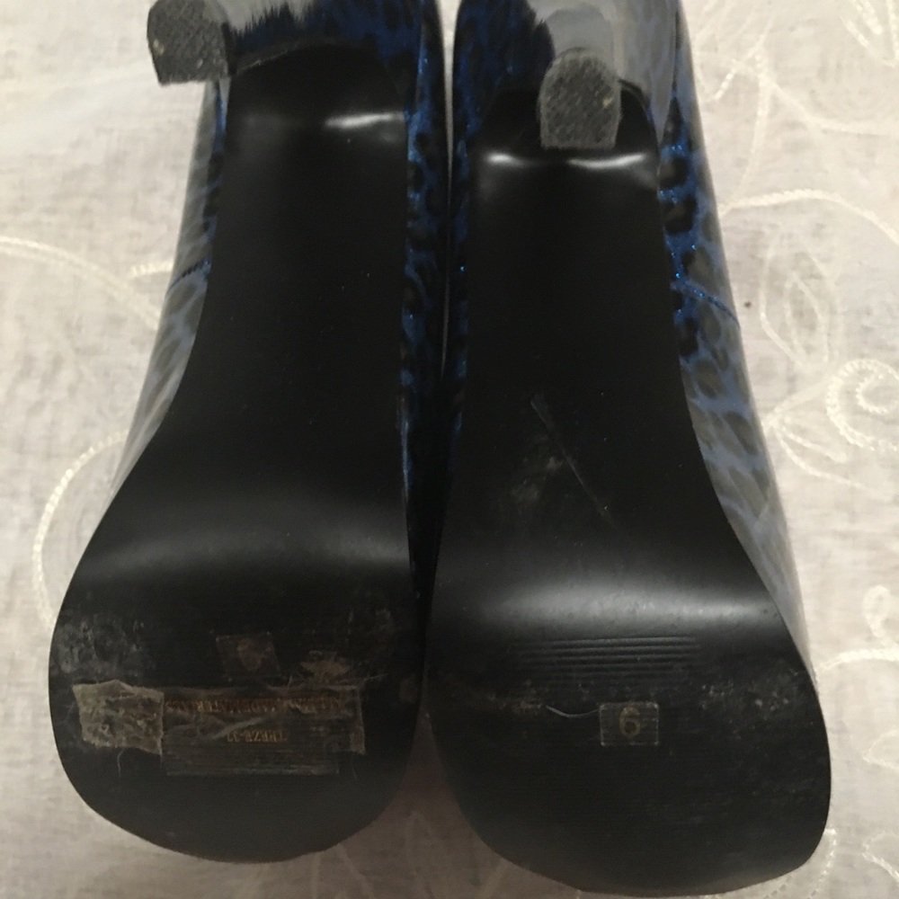 Shoes - Picture 4 of 5